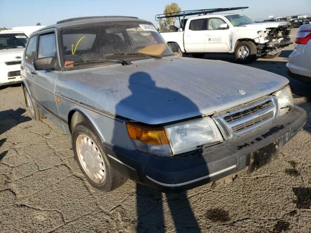 Saab 900