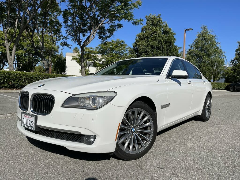 BMW 740i
