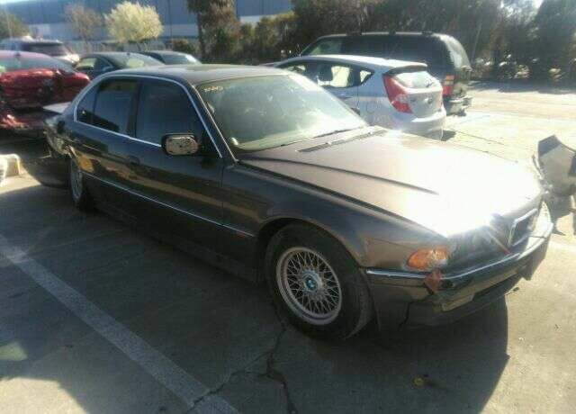 BMW 740i
