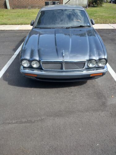Jaguar XJR