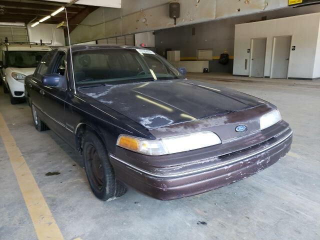 Ford Crown Victoria