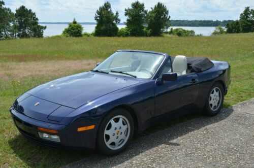 Porsche 944
