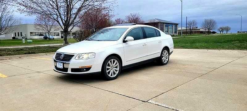 2010 VOLKSWAGEN Passat