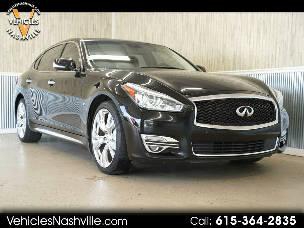 Infiniti Q70L