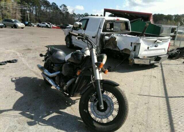 Honda VT750 (Shadow Phantom)