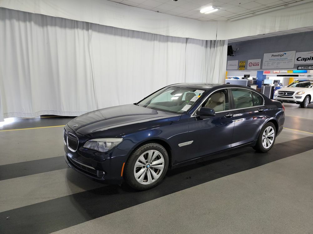 BMW 740i