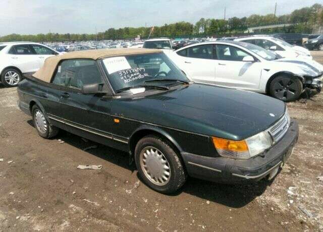 Saab 900