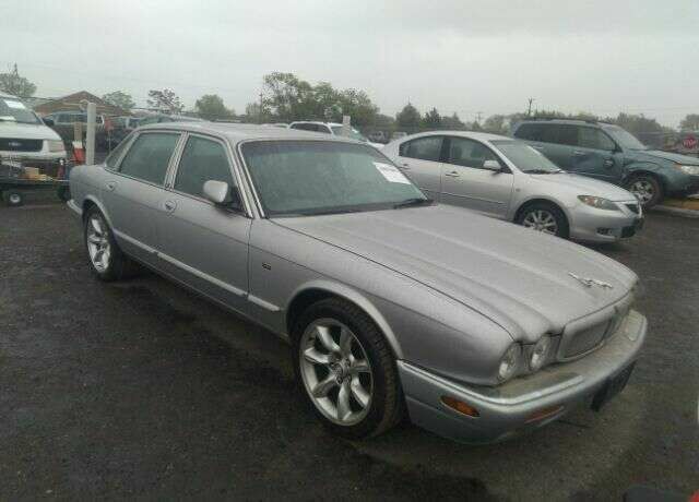 Jaguar XJR