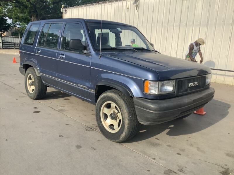 Isuzu Trooper