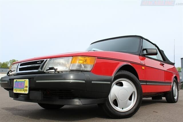 Saab 900