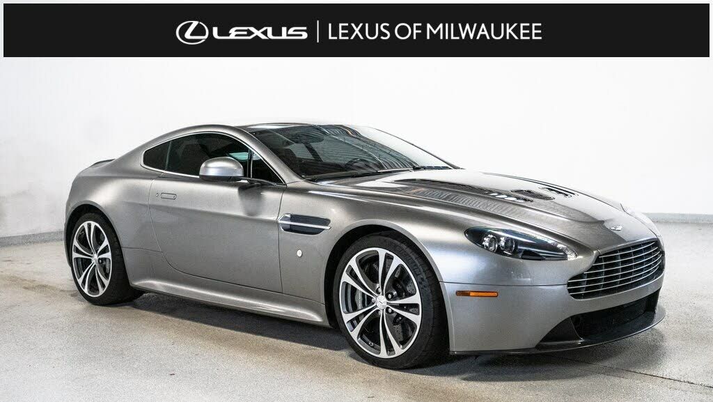 Aston Martin V12 Vantage