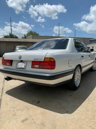 BMW 740i