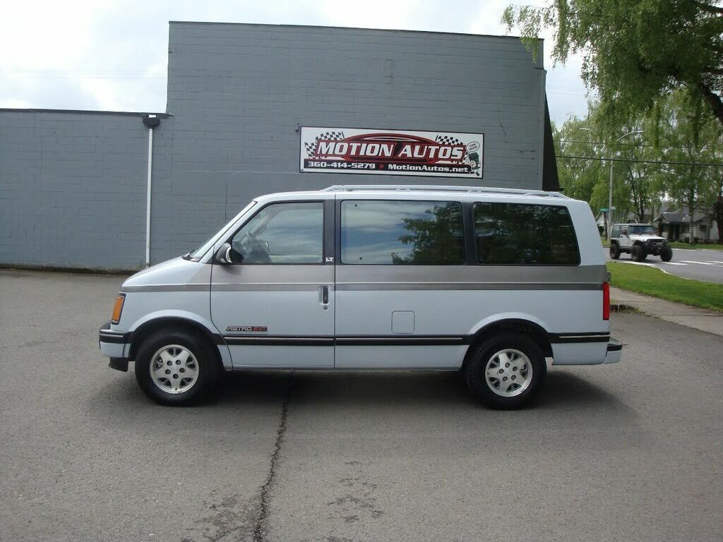 Chevrolet Astro Van