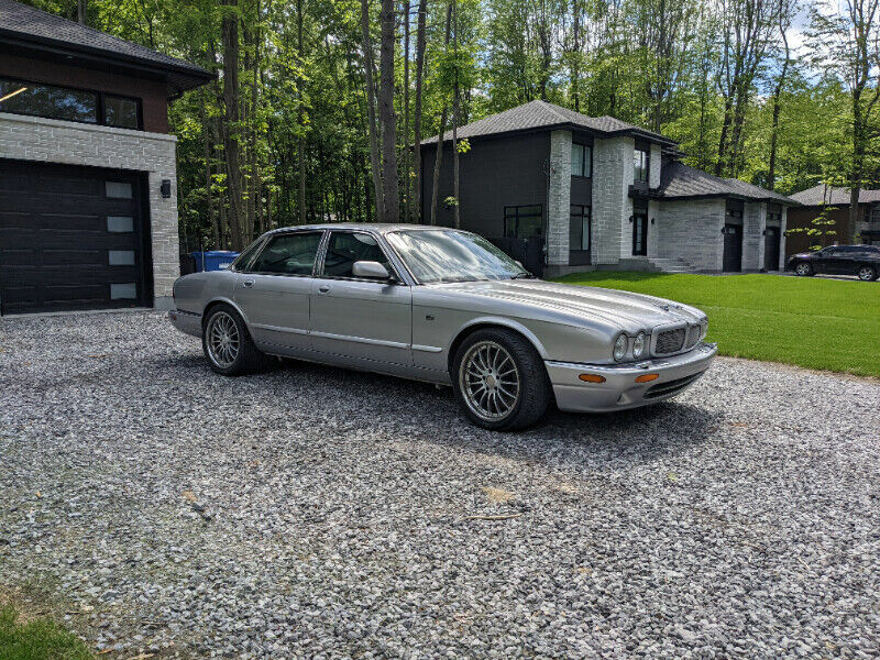 Jaguar XJR