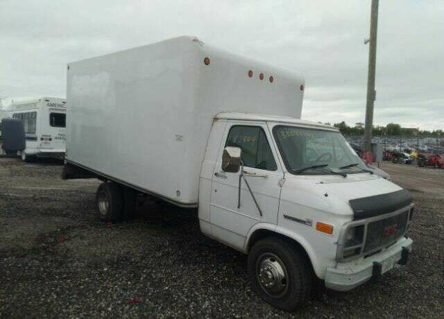 GMC Cutaway Van