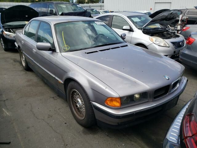 BMW 740i