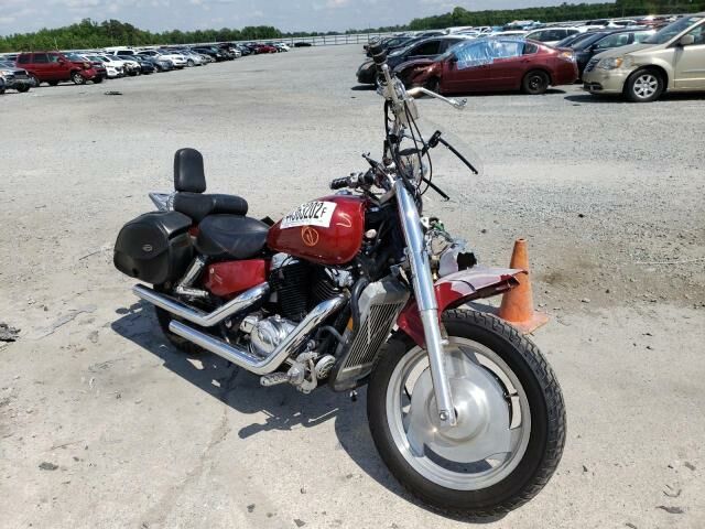 Honda VT1100C2 (SHADOW SABRE)