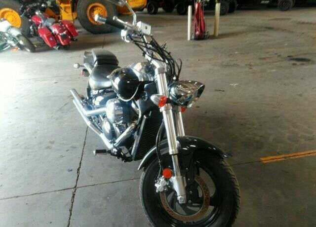 Suzuki VZ800