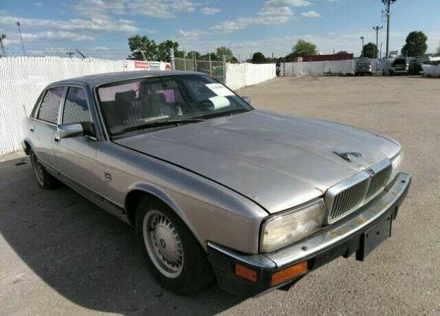 Jaguar XJ6