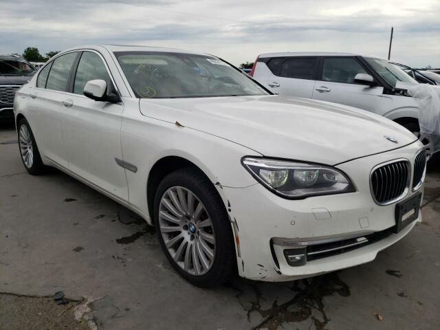 BMW 740i