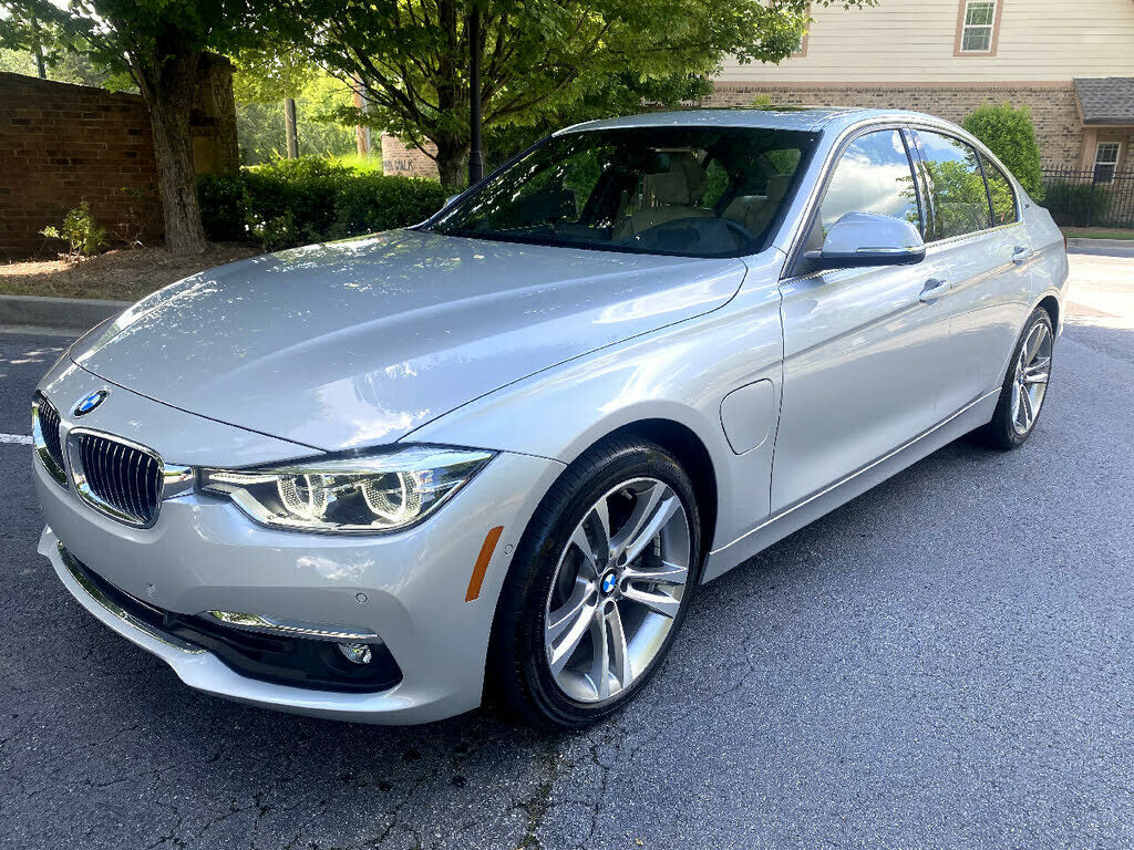 BMW 330e