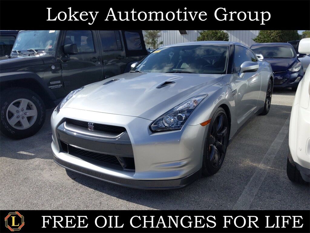 Nissan GT-R