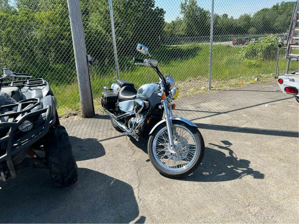 Honda VT600CD (SHADOW VLX DELUXE)