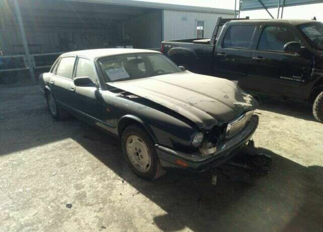 Jaguar XJ6