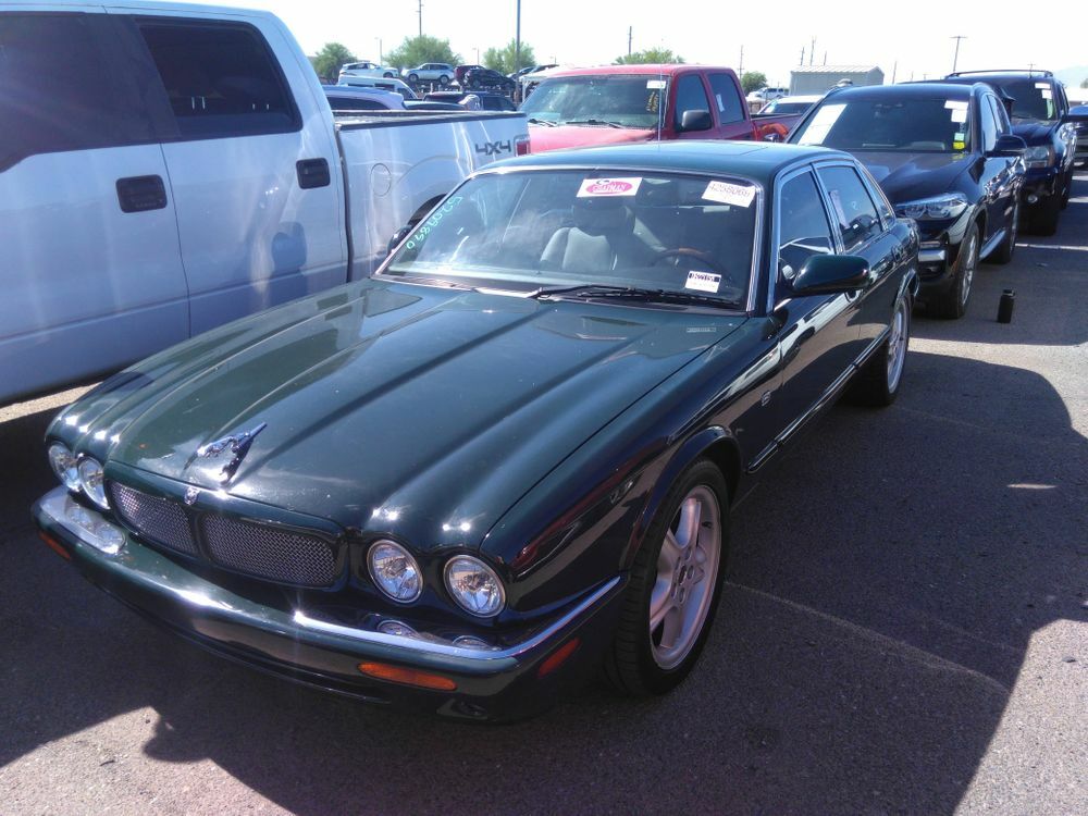 Jaguar XJR