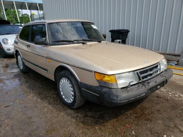 Saab 900