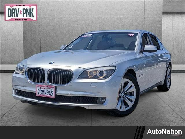 BMW 740i