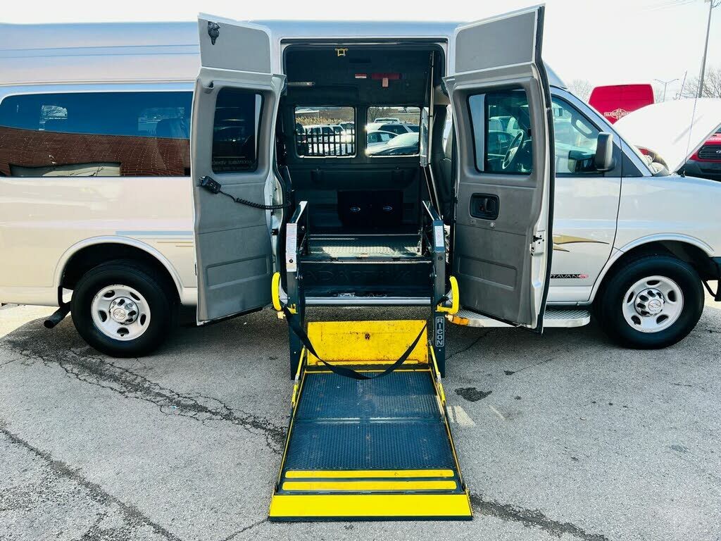 2017 CHEVROLET Express