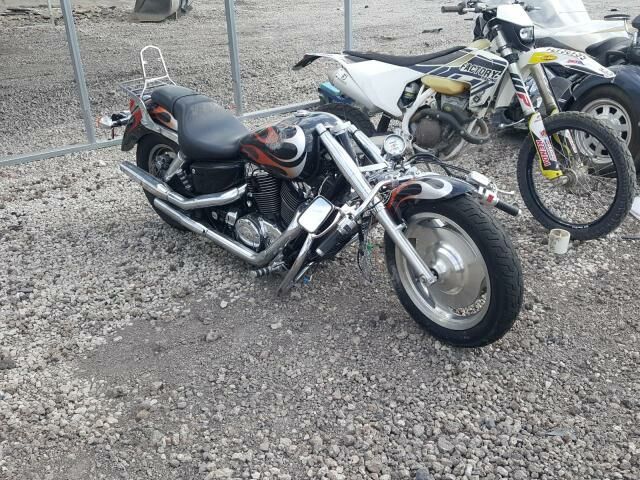Honda VT1100C2 (SHADOW SABRE)