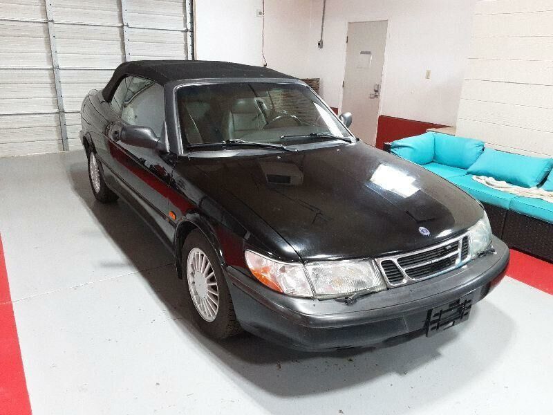 Saab 900