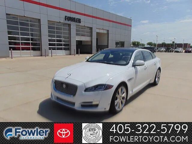 Jaguar XJ
