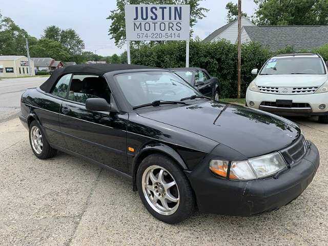 Saab 900