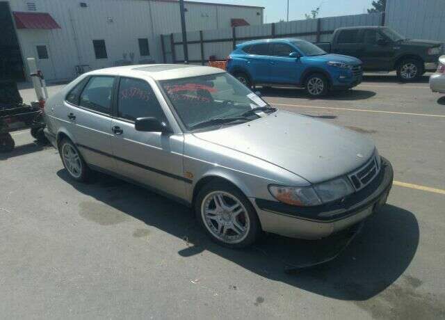 Saab 900