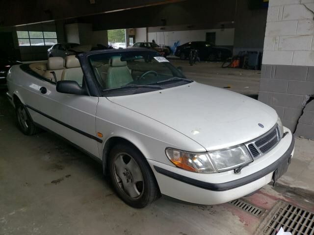 Saab 900