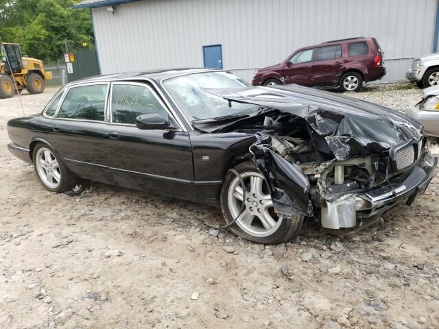 Jaguar XJR