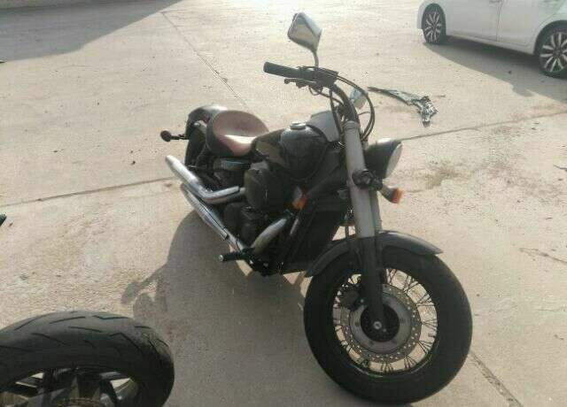 Honda VT750 (Shadow Phantom)