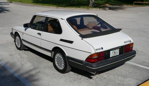 Saab 900