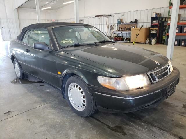 Saab 900