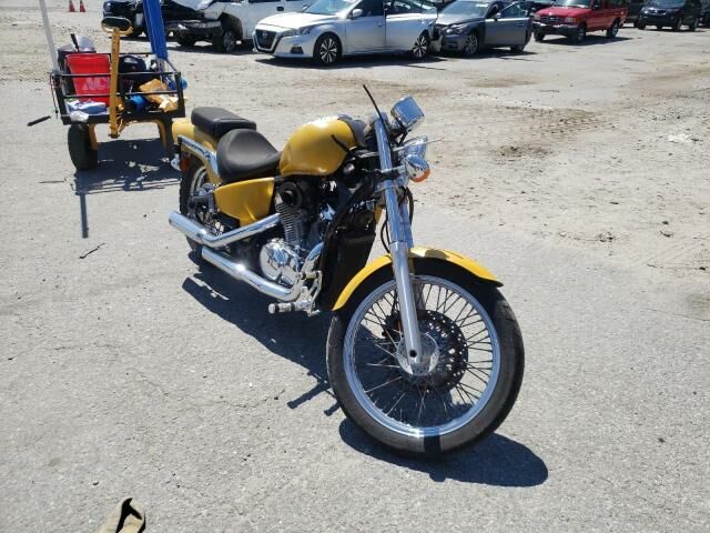 Honda VT600CD (SHADOW VLX DELUXE)