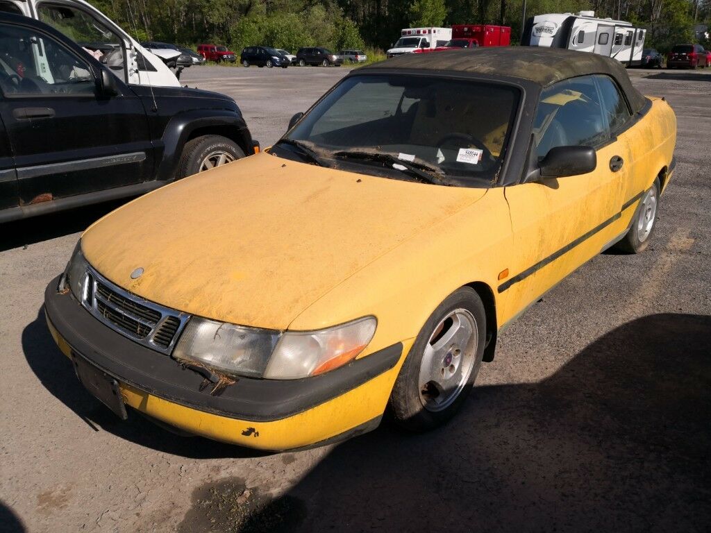 Saab 900