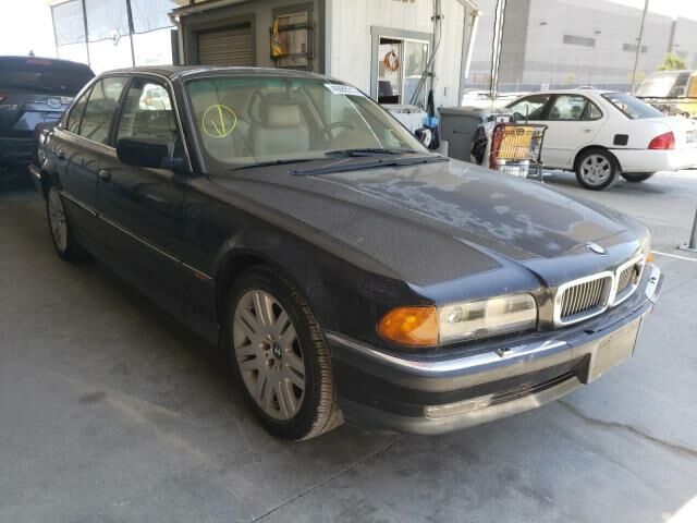BMW 740i
