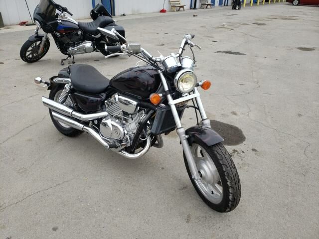 Honda VF750C (MAGNA)