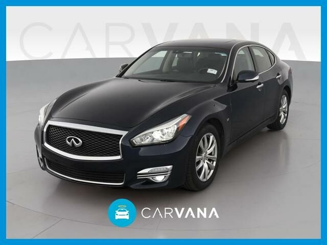 Infiniti Q70