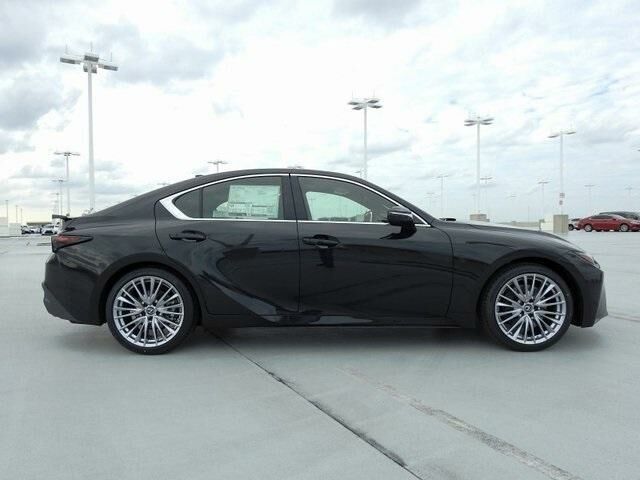 2022 Lexus IS