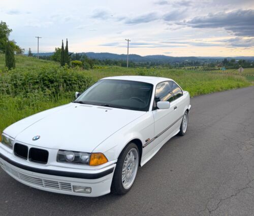 BMW 325iS