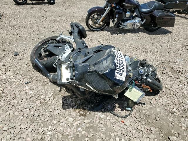 Suzuki GSX-R750
